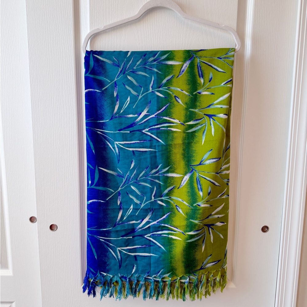 Tropical Sarong with small tassels.